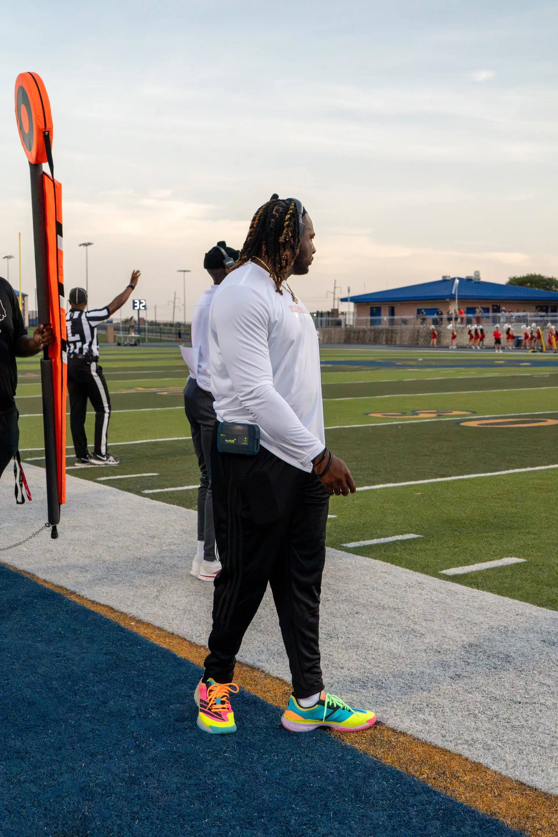 Coach Darnell Newman coaching from the sideline